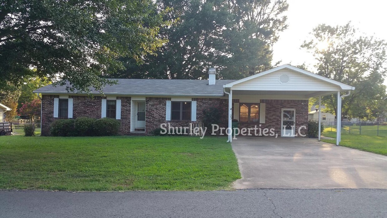 Primary Photo - 23 Oakwood Dr