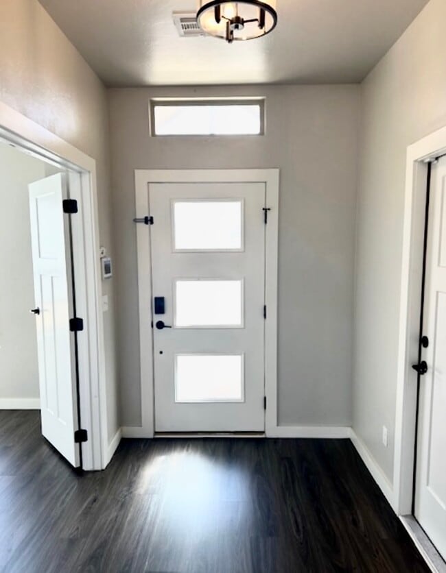 Building Photo - 533 NW 176th St