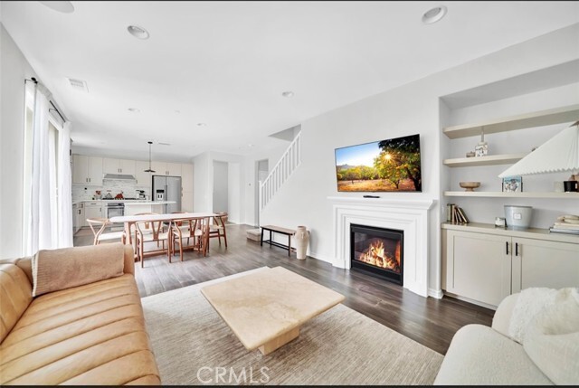 Foto principal - 5086 Burgundy Ln