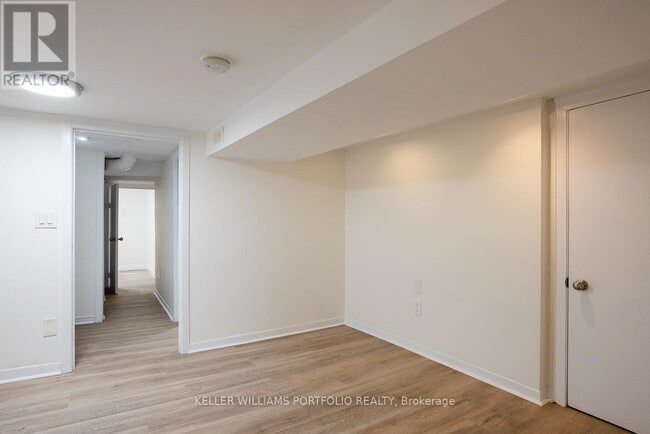 Photo du bâtiment - 821 Gladstone Ave