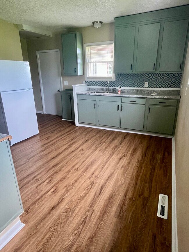 Foto del edificio - 227 Maple St