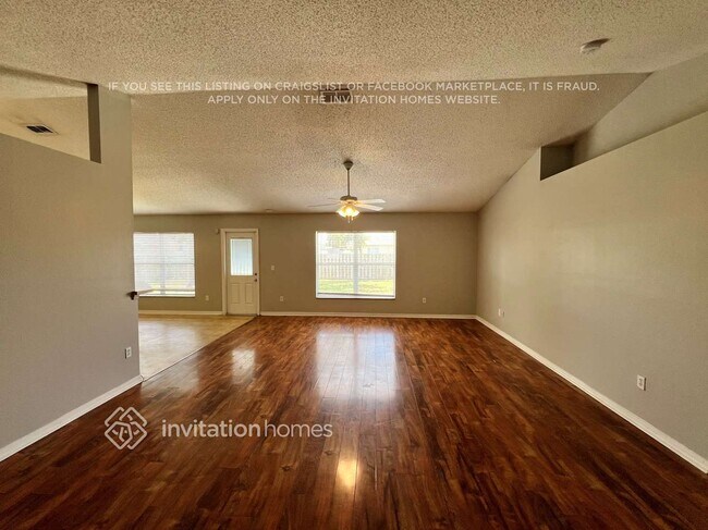 Foto del edificio - 1080 SW McCoy Ave