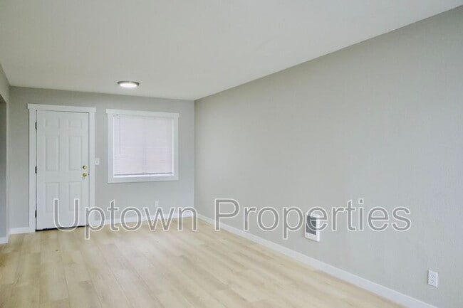 Building Photo - 466 N Adair St