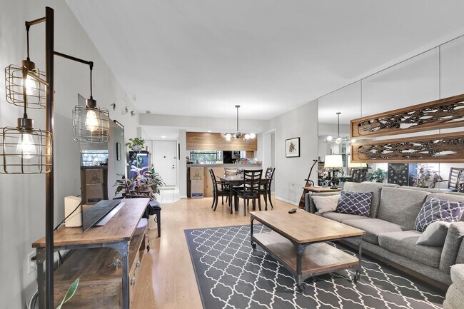 Building Photo - 6073 Balboa Cir