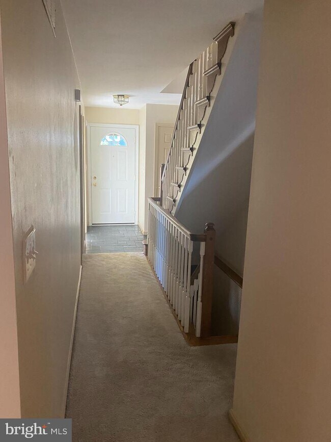 Foto del edificio - 476 Colonial Ridge Ln