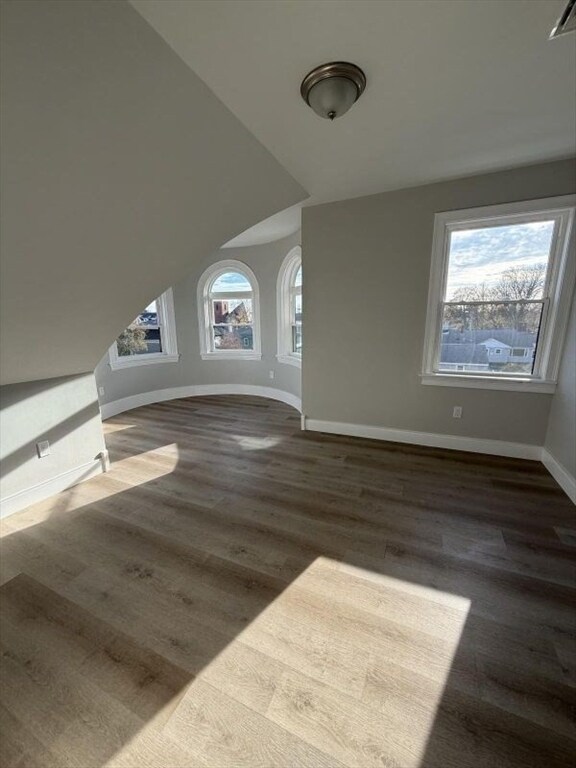 Building Photo - 72 Belmont St