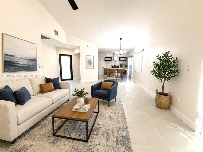 Building Photo - 640 SW 113th Terrace