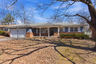 Building Photo - 2308 S Hampton Ave