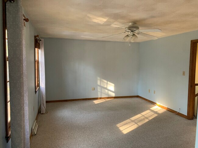 Master Bedroom - 709 Wellman Ave