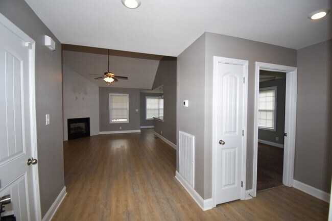 Foto del edificio - 3 Bedroom Home For Rent in Chalet Hills!