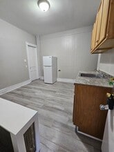 Building Photo - 625 N 6th St