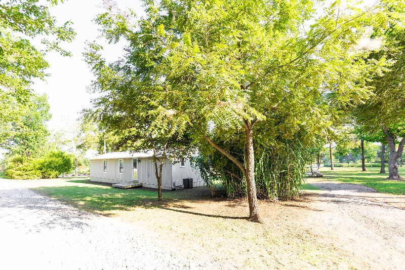 Primary Photo - 9037 N Mem Dr