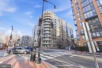 Building Photo - 811 4th St NW