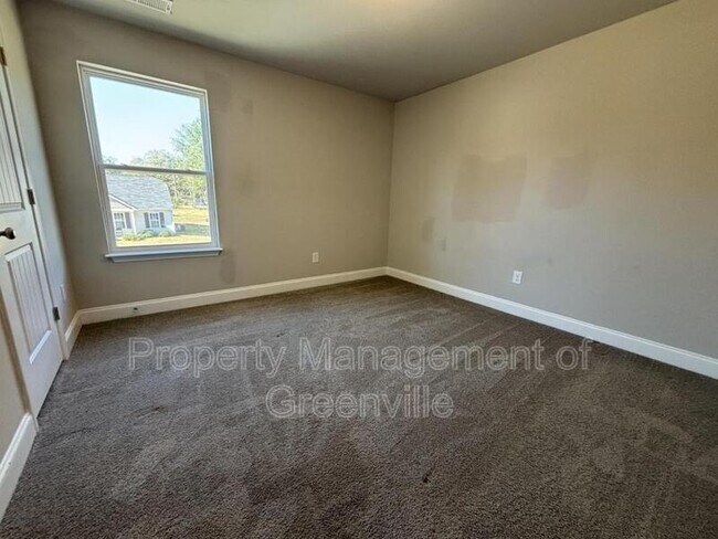 Foto del edificio - 121 Rubin Ave