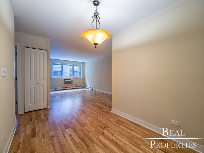 Foto del edificio - 625 W Wrightwood Ave