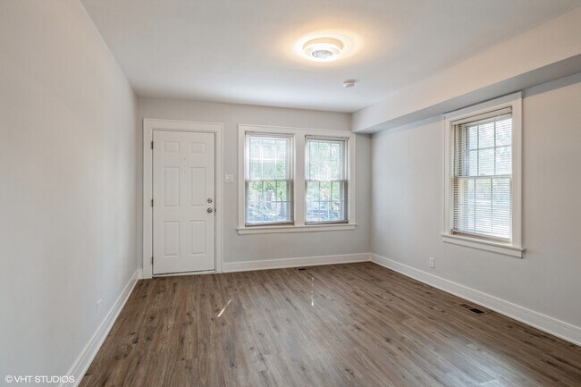 Foto del edificio - 5348 S Merrimac Ave