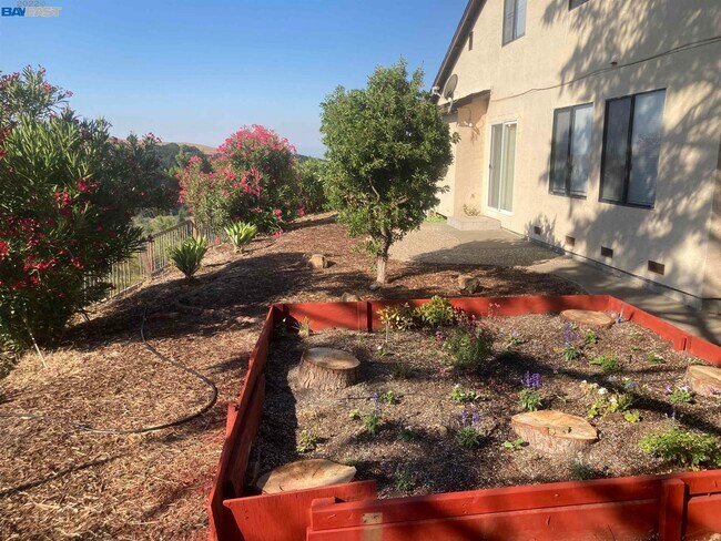 Foto del edificio - 28045 Fallbrook Dr