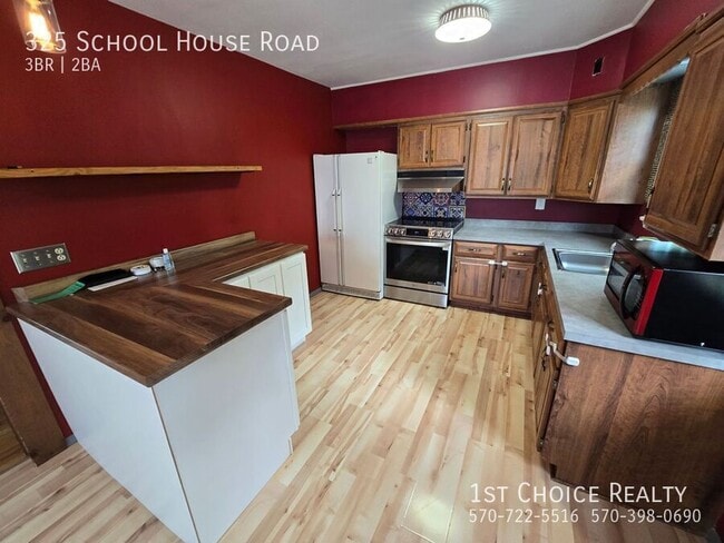 Building Photo - 325 Schoolhouse Rd