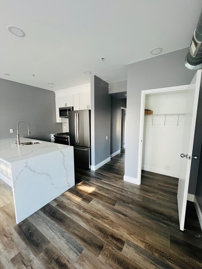 Foto del edificio - 182 Gay St