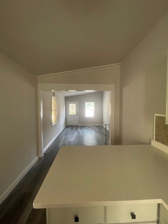 Foto del edificio - 1627 Mary George Ave NW