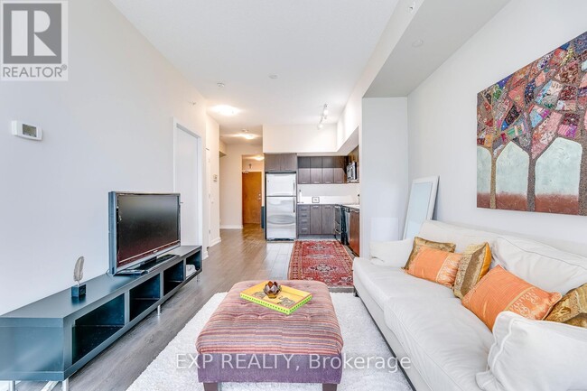 Photo du bâtiment - 2200 Lake Shore Blvd W