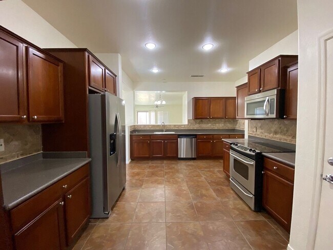 Foto del edificio - Available Now For Move In! Beautiful 4Bed/...