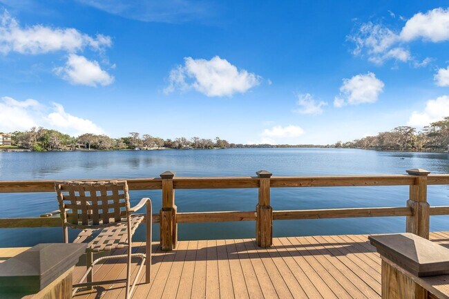 Building Photo - Lake Maitland Living | Mid-Century Charm