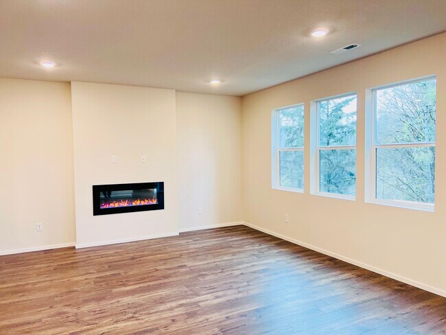 Building Photo - 2814 N Pioneer Canyon Dr