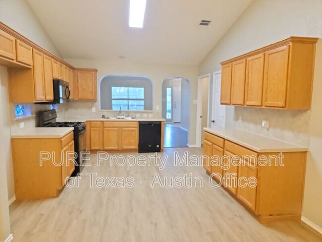Building Photo - 932 Monadale Trail