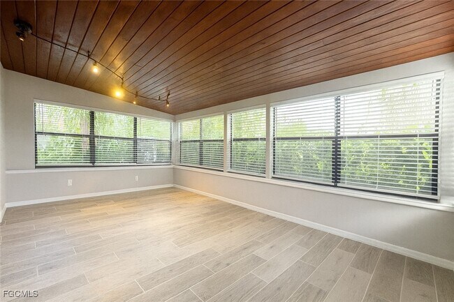 Building Photo - 12743 Brewster Dr