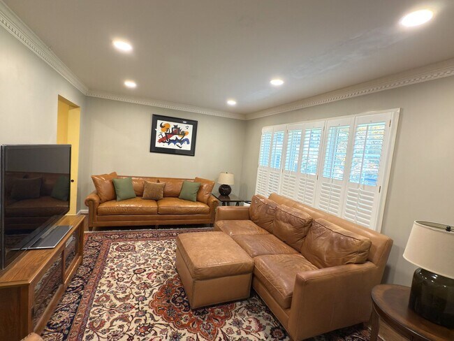 Building Photo - Spacious 3-Bedroom, 3.5 Bath Garage Home I...