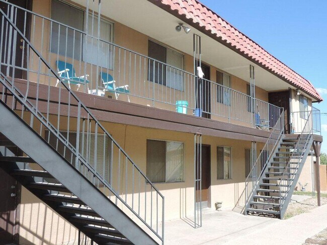 Foto del edificio - 3409 Crest Ave