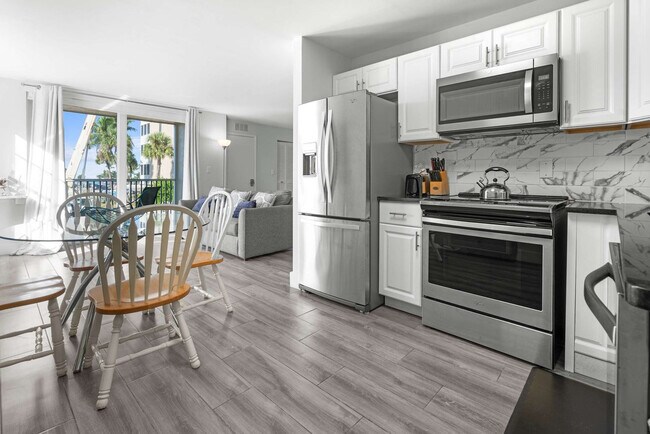 Foto del edificio - 5700 Bonita Beach Rd SW