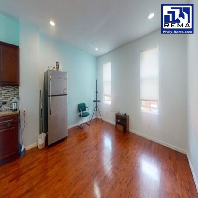 Foto del edificio - 2237 N Sydenham St