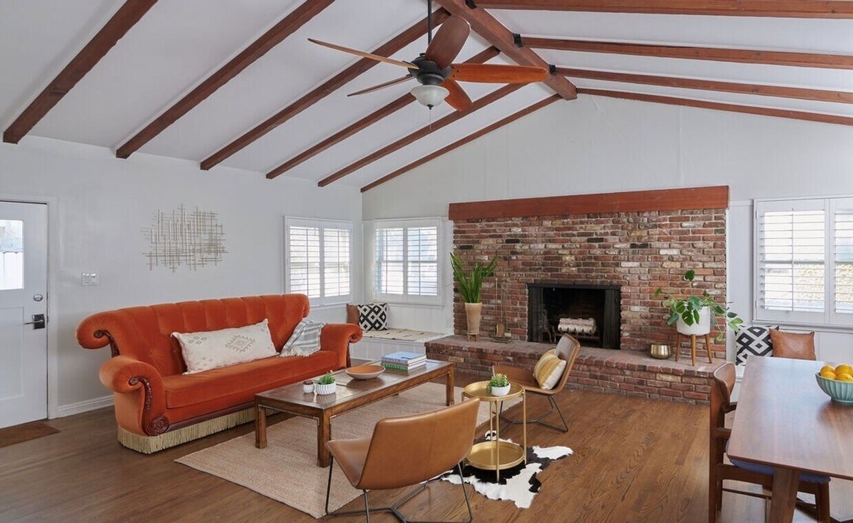 Foto principal - Spacious Silver Lake Charmer 2-bedroom, 1-...