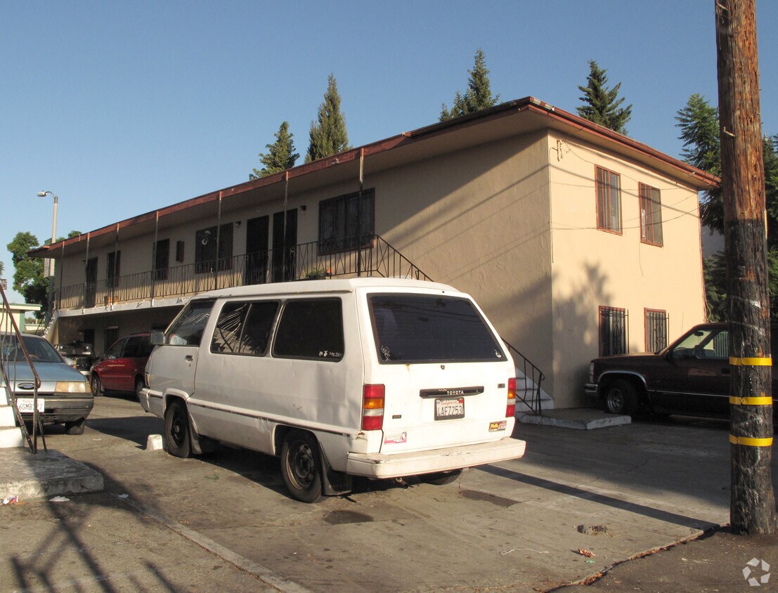 Foto del exterior - 7908-7922 Compton Ave