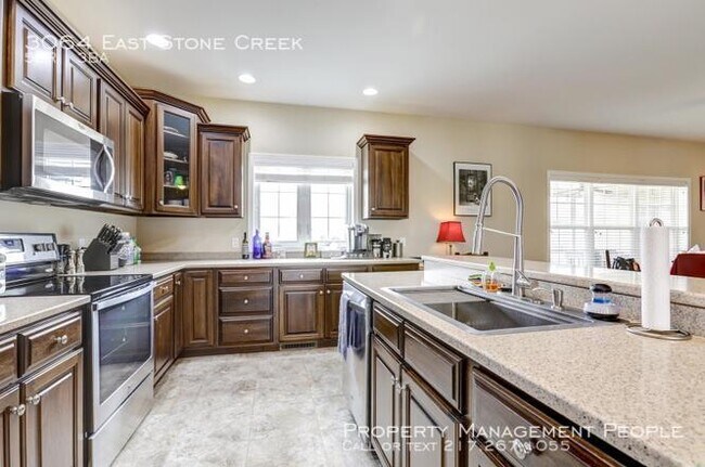 Building Photo - 3064 E Stone Creek Blvd