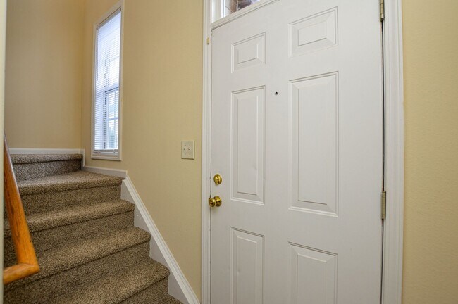 Foto del edificio - Charming 3 Bed, 2 Bath Home with fenced back yard!-**PRIMARY ON THE MAIN** COMING SOON!!!