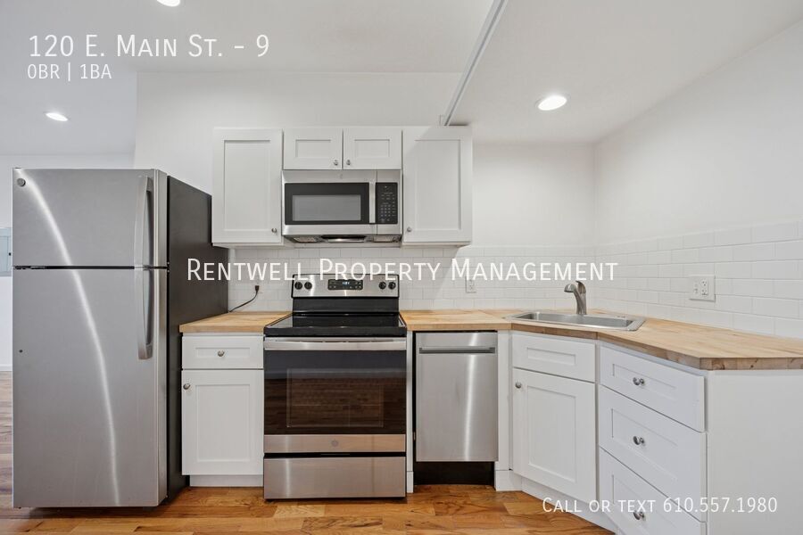 Foto principal - 120 E Main St