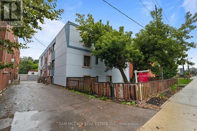 Building Photo - 1016 O'Connor Dr