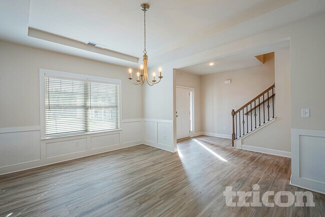 Building Photo - 503 Slyfox Ln