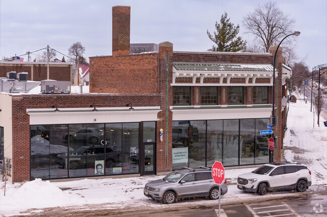Building Photo - 1786 Main St