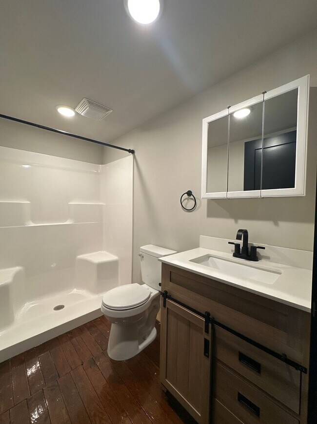 Foto del edificio - 1 Bed w/ 1.5 bath LOFT apartment with 2 car GARAGE - Hanover, PA