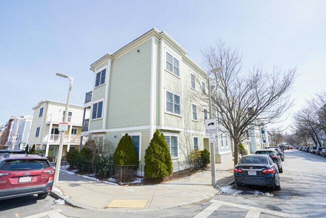 Building Photo - 130 W 3rd St