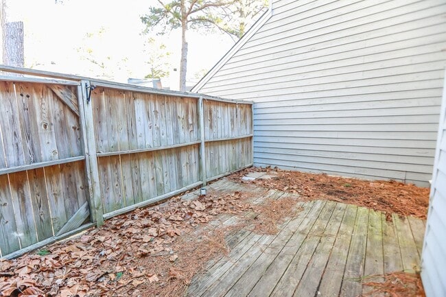Building Photo - Low Maintenance Condo