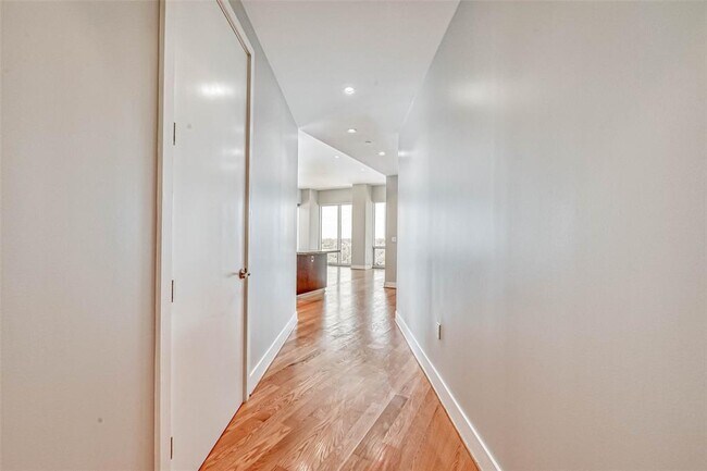 Foto del edificio - 1600 Post Oak Blvd
