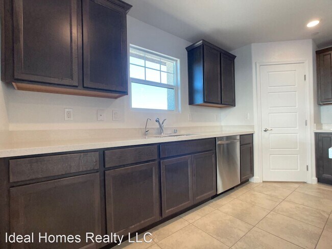 Building Photo - 3 br, 2.5 bath House - 735 Omaggio Place