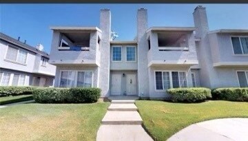 Foto principal - Cozy, upgraded 2-bedroom 2.5 bath condo in...