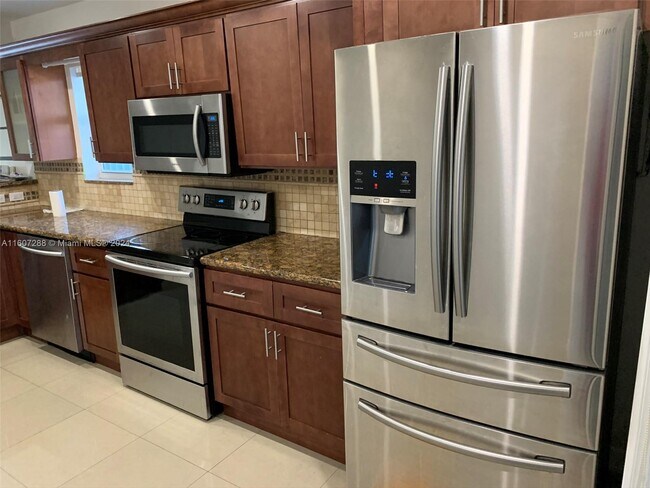 Foto del edificio - 2793 SW 31st Pl