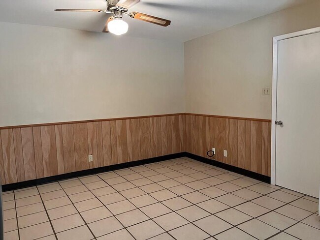 Foto del edificio - 612 Bluebonnet Dr